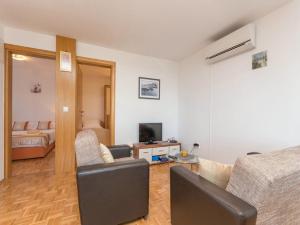 Apartments Lilly - Two Bedroom Apartment with Terrace and Sea View