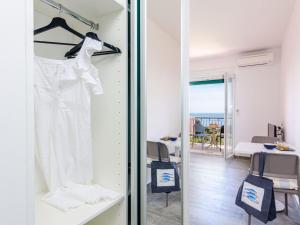 Apartments Villa Lukas - No 5 One-Bedroom Apartment with Balcony and Sea View