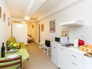 Studio with terrace and Sea view