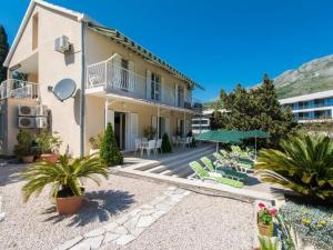 Apartments & Rooms Jokovic-Standard Studio Apartment with Terrace and Partial Sea View SOBA 2