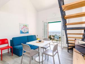 Apartments Villa Lukas - No 9 Gallery Two Bedroom Apartment with Balcony and Sea View