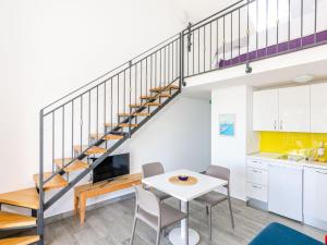 Apartments Villa Lukas - No 9 Gallery Two Bedroom Apartment with Balcony and Sea View