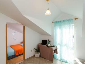 Apartments Villa Bell Memories- Studio Apartment with Terrace and Street View A1
