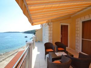 Apartments Kor ula - Standard Two Bedroom Apartment with Terrace and Sea View Seashell