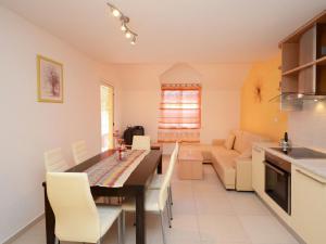 Apartments Kor ula - Standard Two Bedroom Apartment with Terrace and Sea View Seashell