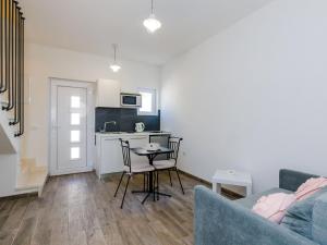 Apartments Life - Two Bedroom Apartment with Balcony and Sea View