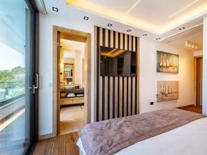 Villa Omega - Four Bedroom Villa with Swimming Pool