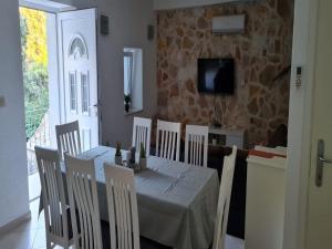 Holiday Home Mico with Swimming Pool 
