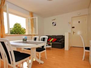 Apartment Charming Arena - One Bedroom Apartment with Terrace and Sea View