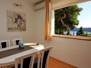 Apartment Charming Arena - One Bedroom Apartment with Terrace and Sea View 