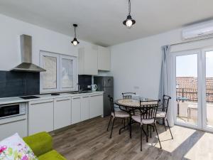 Apartments Life - One Bedroom Apartment with Balcony and Sea View