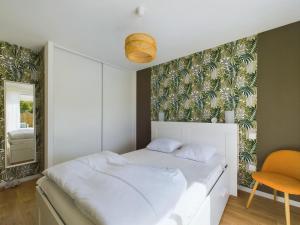 Maisons de vacances Maison pour 6 adultes avec piscine : photos des chambres