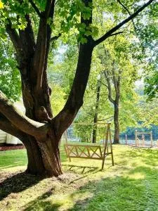 Family Lake House Waterfront - Red Hook