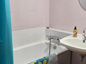 Charmant Studio Cabine 4 Pers, Exposé Sud, Balcon, Piscine, Parking, Proche Pistes et Commerces - FR-1-263-144