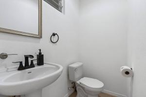 VVII2 2 bdrm with ensuite bathrms in centre of town