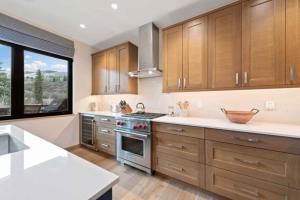 Riverfront Lodge 106 by East West Hospitality