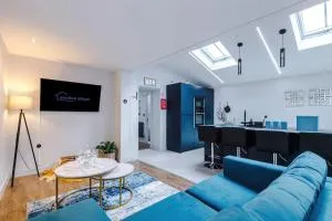 Incredible Home With Games Room, Sleeps 8, Parking Included, Perfect For Groups, Families, Contractors, Professionals - 文斯福