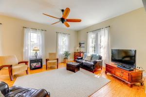 Home with Fire Pit Less Than 1 Mi to Willis Wharf Boat Ramp!