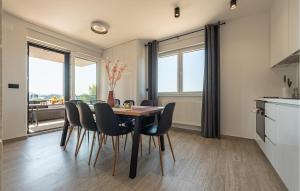 3 Bedroom Awesome Apartment In Kozino