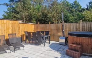 3 Bedroom Amazing Home In Hals