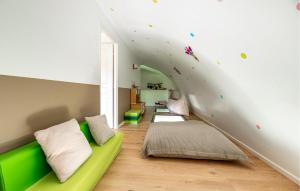 Maisons de vacances Modern Villa With Private Pool : photos des chambres