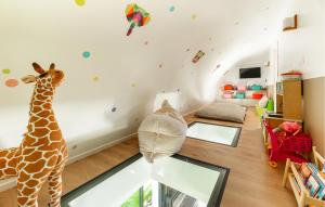 Maisons de vacances Modern Villa With Private Pool : photos des chambres