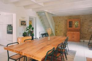 Maisons de vacances Gite Chez Grigri pour max 11 pers avec piscine chauffee et jardin : photos des chambres