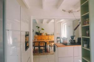Maisons de vacances Gite Chez Grigri pour max 11 pers avec piscine chauffee et jardin : photos des chambres