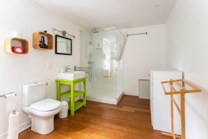Maisons de vacances Gite Chez Grigri pour max 11 pers avec piscine chauffee et jardin : photos des chambres