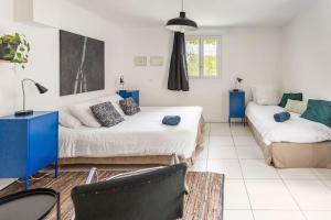 Maisons de vacances Gite Chez Grigri pour max 11 pers avec piscine chauffee et jardin : photos des chambres