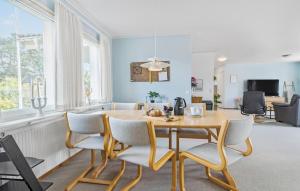 3 Bedroom Awesome Home In Glesborg