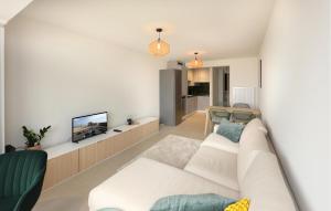 1 Bedroom Nice Apartment In Oostende