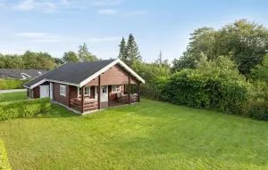 2 Bedroom Awesome Home In Hovborg - Hejnsvig