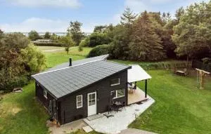 Cozy Home In Bogø By With Wifi - Bogø By