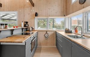 Cozy Home In Bogø By With Wifi