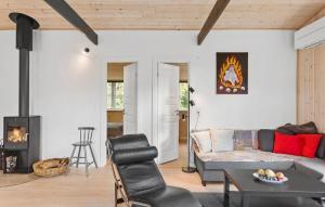 Cozy Home In Bogø By With Wifi