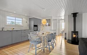 Nice Home In Hadsund With Wifi