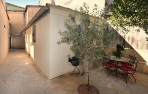 Maisons de vacances Nice Home In Monteux With Wifi : photos des chambres