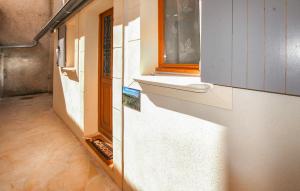 Maisons de vacances Nice Home In Monteux With Wifi : photos des chambres