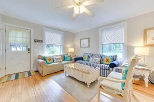 Walk to Lake Michigan Pet-Friendly Charlevoix Gem - Charlevoix