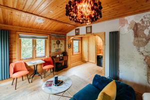 Blissful Corner Lodge Great Ayton Yorkshire with hot tub and onsite bistro