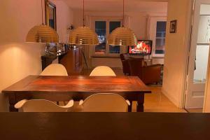 Centre Hilversum, 20 minutes train to Amsterdam