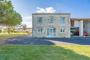 Gite Aix Piscine intérieure - Saint-Agnant