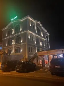 Hotel Triada - دراس