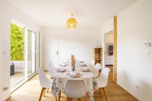 Villas Charmante maison avec piscine : photos des chambres