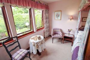 Tarn Hows Apartment Coniston is centrally located close to the shops, pubs, restaurants and lake