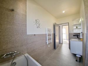 B&B / Chambres d'hotes Urban #150m2 #6Ch #Climatisation #Parking : photos des chambres