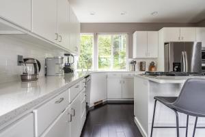 Majestic Views with a Hot Tub!