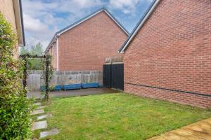 3 bed house Newport Free Parking Contractors Long Stay Rates