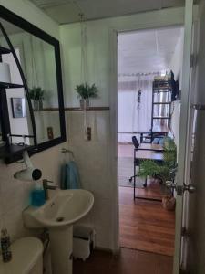 Cool Loft with King Bed 10 mins David 20 mins to Boquete